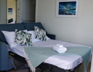 Postel nebo postele na pokoji v ubytování ☆Airliedise☆NO hills☆Kitchen☆5min walk 2 Ferry terminal☆WiFi☆Netflix + 28 fotografií