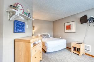 Gallery image of Beaches Inn | Sandpiper Pier Cottage in Cannon Beach