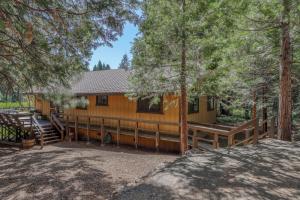 Gallery image of Water's Edge Retreat in Shaver Lake