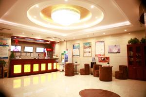 The lobby or reception area at GreenTree Inn Puyang Fan County People Avenue Banqiao Road Hotel