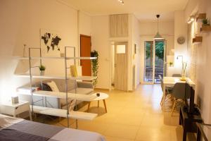 A seating area at Cozy Studio in Central Glyfada