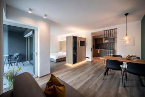 A kitchen or kitchenette at Sambucus Apartments -Premium Apartments for You and Your Dog