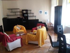 Fotografia z galérie ubytovania Geräumige zentrumsnahe Altbauwohnung vo Viedni