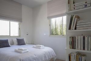 Lova arba lovos apgyvendinimo įstaigoje BnBIsrael apartments - Melchett Plume