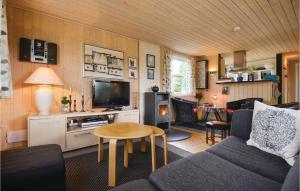 Kuchyň nebo kuchyňský kout v ubytování Holiday Home Uglevej Ebeltoft Iii