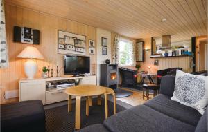 エーベルトフトにあるAmazing Home In Ebeltoft With 3 Bedrooms, Sauna And Wifiのギャラリーの写真