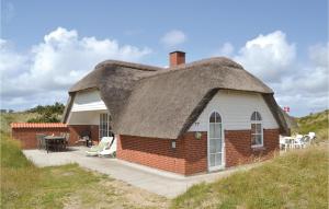 Budova, kde se prázdninový dům nachází + 16 fotografií