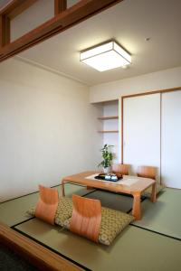 Istumisnurk majutusasutuses Izumigo AMBIENT Izu-Kogen Condominium