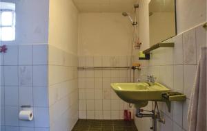Koupelna v ubytování Three-Bedroom Holiday Home In Kirke Eskilstrup