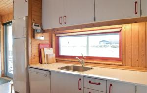 Nhà bếp/bếp nhỏ tại Three-Bedroom Holiday Home In Ringkobing +13 ảnh