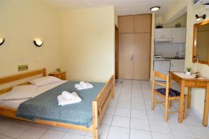 Zdjęcie z galerii obiektu Studios Chrissi w Limenárii