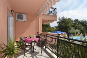 Zdjęcie z galerii obiektu Studios Chrissi w Limenárii