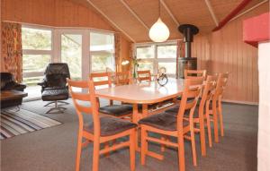 Posezení v ubytování Holiday Home Sydslugen In Denmark + 25 fotografií