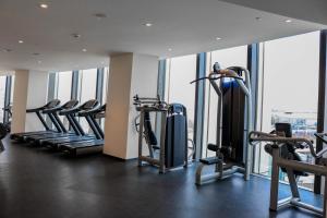 
The fitness center and/or fitness facilities at Amman Rotana
