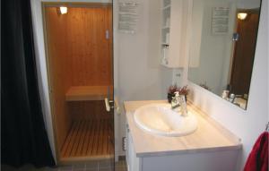 Phòng tắm tại Holiday Home Ternevangen Nysted I +22 ảnh