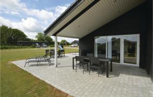 Patio nebo venkovní prostory v ubytování Four-Bedroom Holiday Home In Haderslev