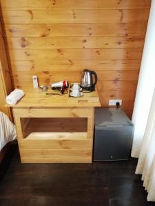 Een keuken of kitchenette bij The Cabin Ella