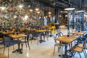 Restaurace v ubytování ibis Styles Puteaux Paris La Defense