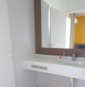 ห้องน้ำของ Studio Methys des Iles -Manganao Saint françois 971