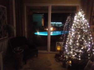 Bazén v ubytování Vintage Luxurious house nebo v jeho okolí