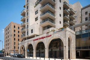 Photo de la galerie de l'établissement Presidential Two-Bedroom Apartment With Terrace, à Jérusalem