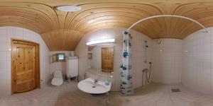 Ένα μπάνιο στο Korvala log cabins
