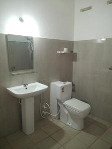 Bilik mandi di New SeaSide Inn Hikkaduwa