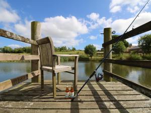 Výhled na řeku, která protéká v blízkosti prázdninového domu