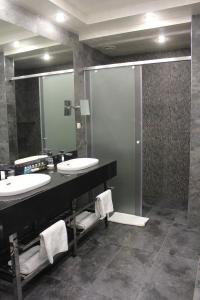 Ένα μπάνιο στο Erebuni Hotel Yerevan