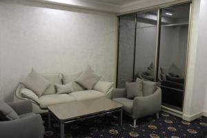 Χώρος καθιστικού στο Erebuni Hotel Yerevan