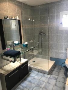 Et badeværelse på Plan de Cuques T2 + 22 billeder