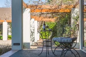 Κήπος έξω από το Olive Hill Guest Lodge