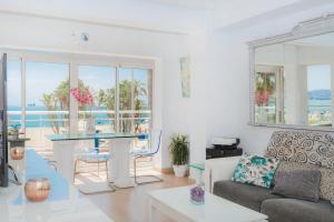 Posedenie v ubytovaní Apartamento Lujo frente al Mar Centro de Malaga