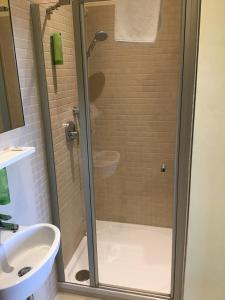 Koupelna v ubytování Garni Hotel Schmaus