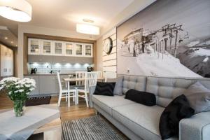 Część wypoczynkowa w obiekcie Apartamenty Comfort & Spa Stara Polana VIPAPARTAMENTY