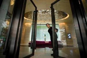 入住香港铜锣湾皇冠假日酒店的客人