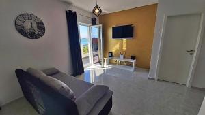 Μια τηλεόραση ή/και κέντρο ψυχαγωγίας στο Apartments Zorica