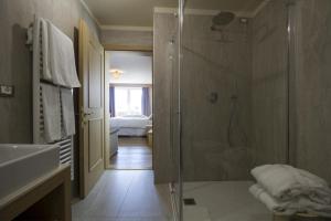 Ένα μπάνιο στο Hotel Lorenzetti