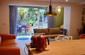 Χώρος καθιστικού στο Embassy Corner