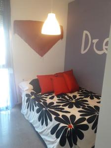 A bed or beds in a room at Espacioso Duplex