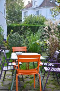 Κήπος έξω από το Embassy Corner