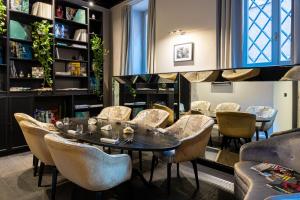 Posezení v ubytování DOM Hotel Roma - Preferred Hotels & Resorts