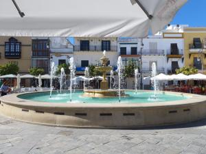 Piscina a Palacio Godoy o a prop