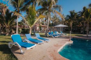 Bazén v ubytování Buena Vista Oceanfront & Hot Springs Resort nebo v jeho okolí
