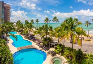 マセイオにあるRitz Lagoa da Anta Hotel & SPAのビーチの景色を望めます。