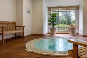 Basen w obiekcie Parador de Monforte de Lemos lub w pobliżu