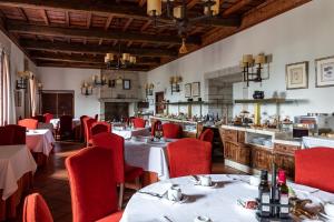 Restauracja lub miejsce do jedzenia w obiekcie Parador de Monforte de Lemos