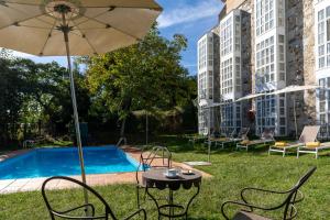 Basen w obiekcie Parador de Monforte de Lemos lub w pobliżu