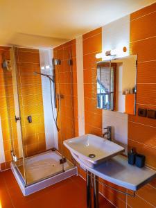 A bathroom at Zrub Liptovec