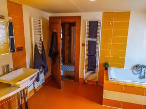 A bathroom at Zrub Liptovec